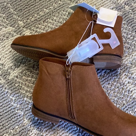 Girls' Opal Zipper Booties - Cat & Jack - cognac - size 3 & 4 - new - Picture 6 of 6